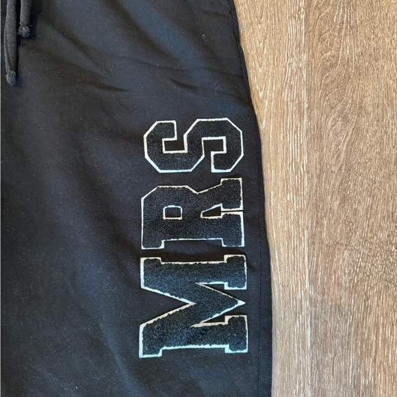 Gently used Judith March Mrs. Sweatpants - Picture 8 of 8